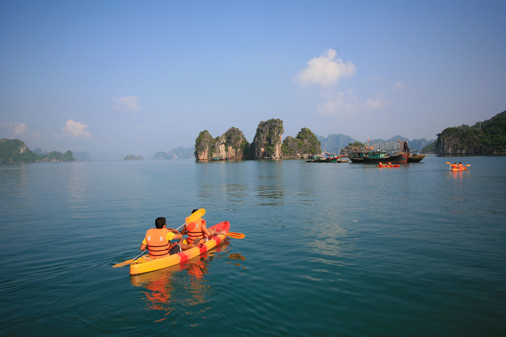 Halong Lavender Cruises Hotel Ha Long Exterior photo