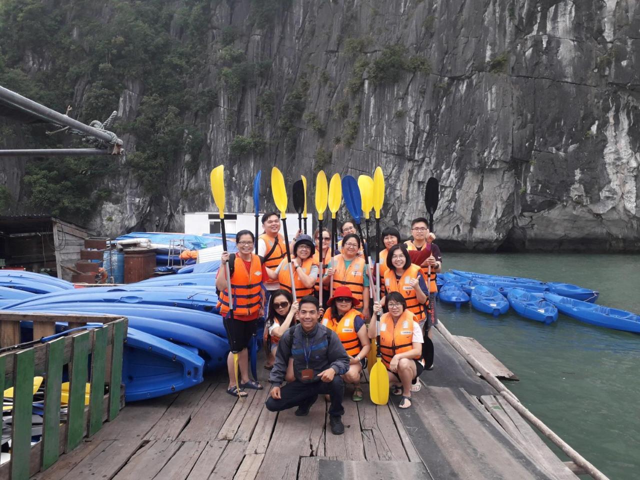 Halong Lavender Cruises Hotel Ha Long Exterior photo