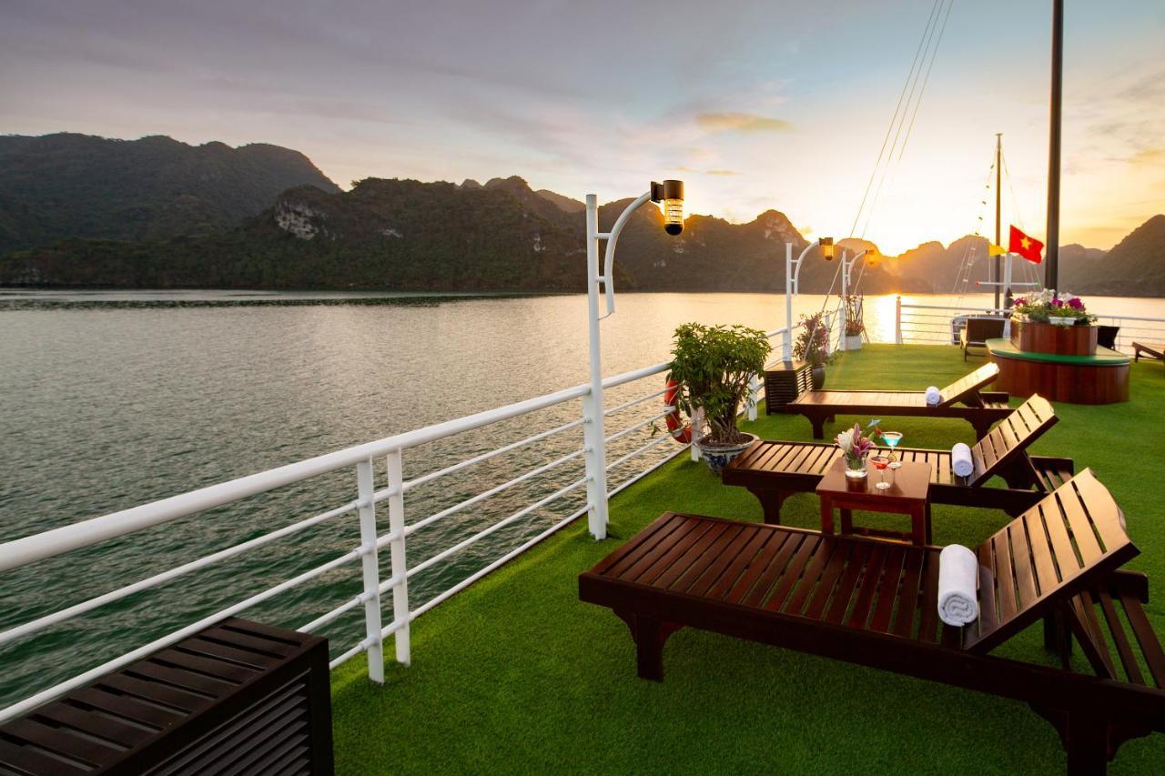 Halong Lavender Cruises Hotel Ha Long Exterior photo